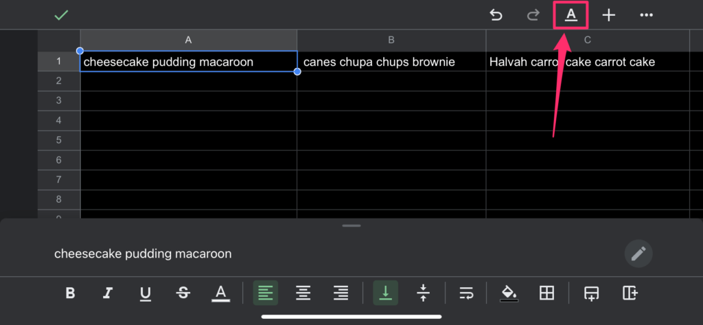 The arrow on the screenshot points to the text formatting icon in the Google Sheets mobile app